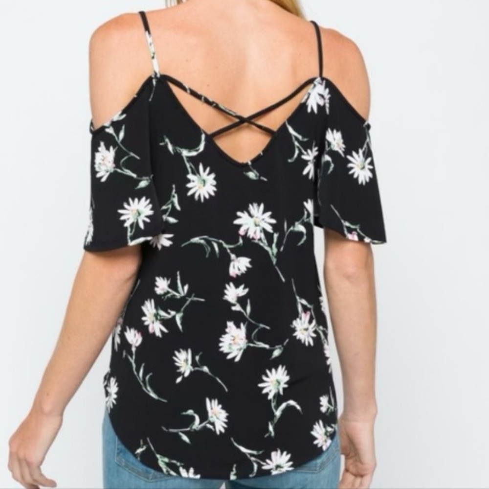 Kaileigh Strappy Back detail cold shoulder Black Floral Poly Blend Size M Top - Picture 2 of 11